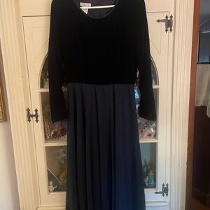 Talbots  Blue Pleated Long Sleeve Aline  gown  8 NWT